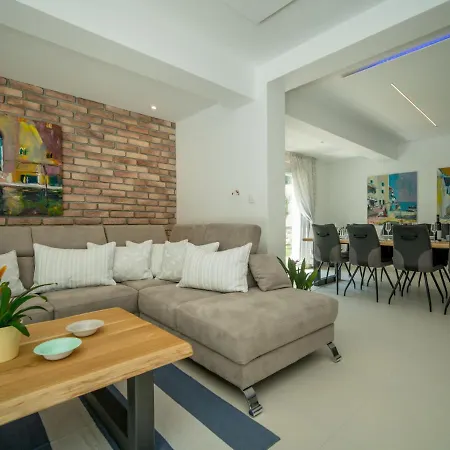 Andela By Interhome Dobrinj