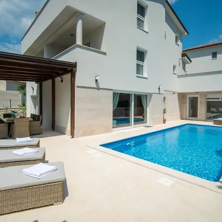 Andela By Interhome *