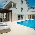 Andela By Interhome *